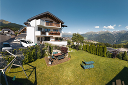 Haus Oestreich im Sommer